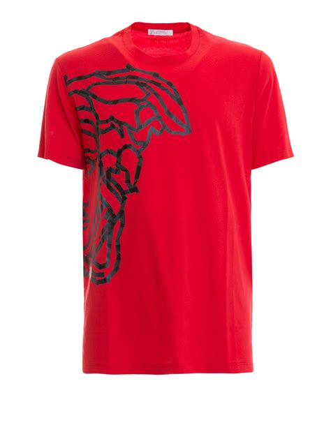 t shirt versus versace colletto rossa|versace collection vs target.